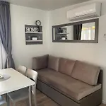 Mobile Jana Kemp Biograd Na Moru