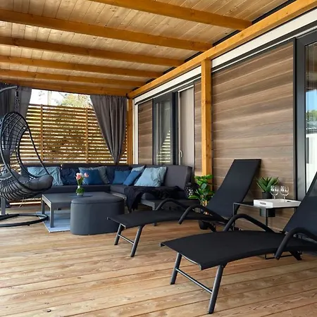 Mobile Jana キャンプ場 *