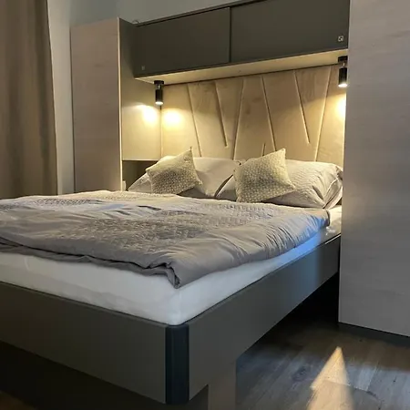 Mobile Jana Кемпинг